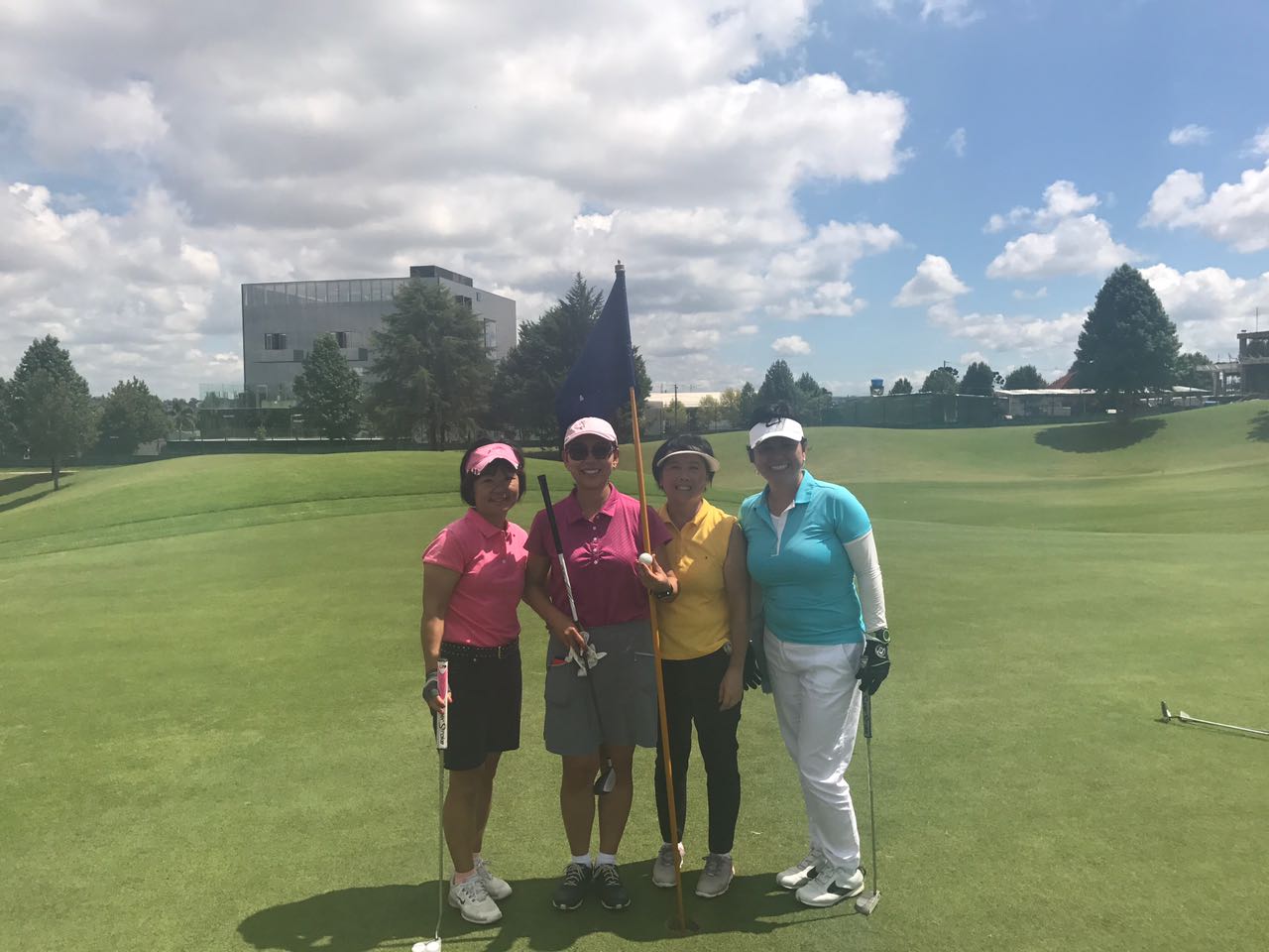 Hole in One de Regiane Koyama e Jong Kim no no Alphaville Graciosa Clube